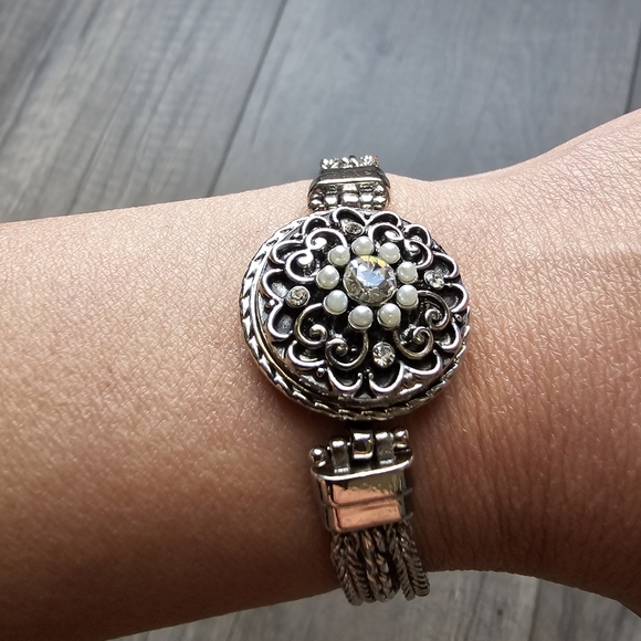 Women's Bracelet - Picture 3 of 5